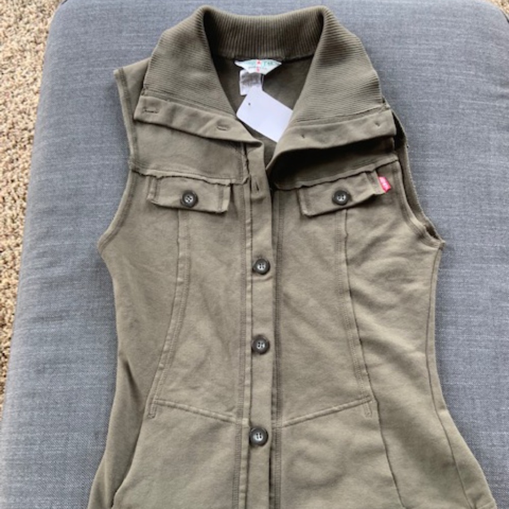Hard Tail Vest size small color Olive